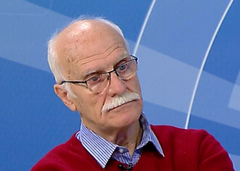 Kur flakët prekin shtëpinë e arsimit