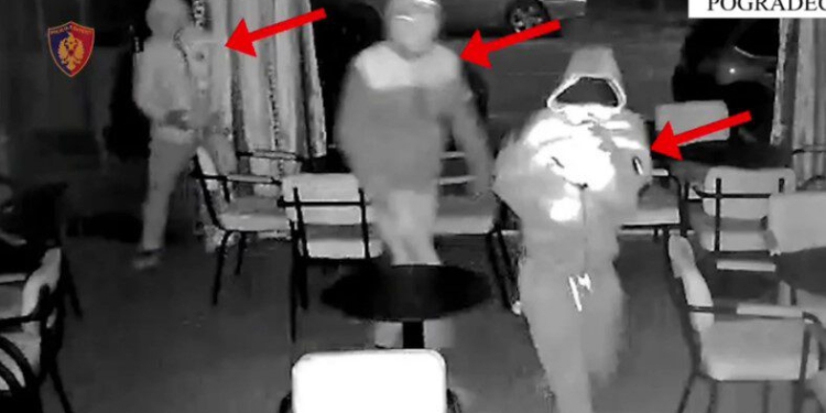 Bastisnin në seri bizneset në Korçë dhe Pogradec, arrestohen 2 ‘skifterët’, shpallet në kërkim një i tretë! ja çfarë u sekuestrua nga Policia