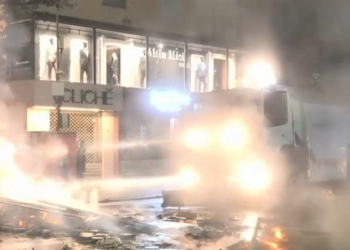 Protesta e studentëve, Policia i zmbraps me ujë e gaz lotsjellës, të tjera arrestime (FOTO)