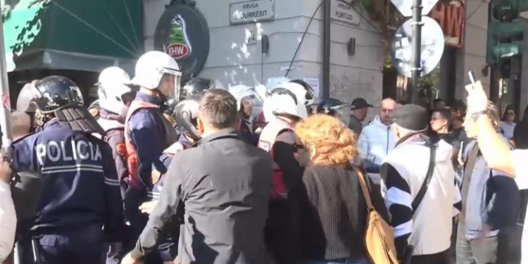 Protesta e dhunshme e studentëve në Tiranë, reagon Avokati i Popullit: Nisi hetimi mbi përdorimin e forcës nga Policia gjatë tubimit