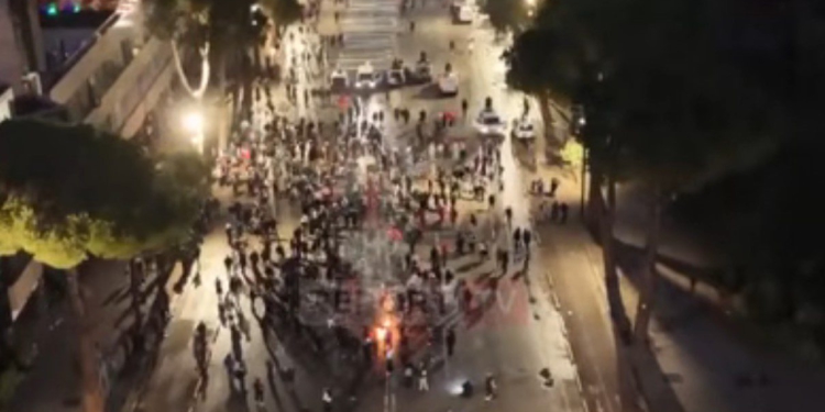 VIDEO-LAJM/ Pamjet nga lart me dron, ja pjesëmarrja në protestën e sotme para Kryeministrisë!