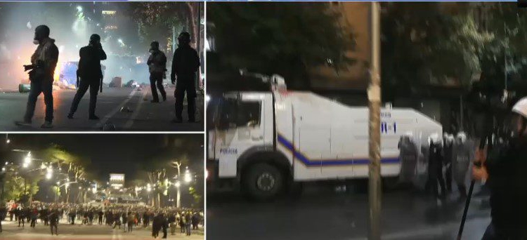 Pas ndjekjes “këmba-këmbës” Policia fut në kurth protestuesit, shoqërime masive te “Medreseja”, efektivët mbushin furgonët me të dyshuar!