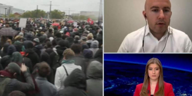 Protestat në Francë këtë herë pa dhunë, eksperti: Reflektim i së majtës ekstreme