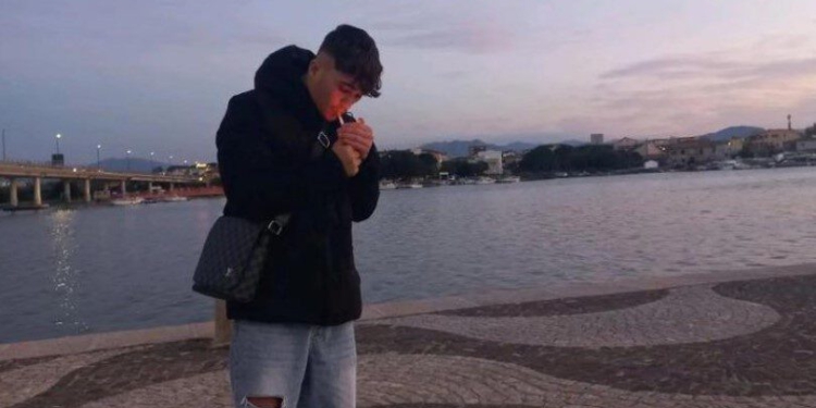 EMRI/ Tragjedi në Itali, 20-vjeçari shqiptar humb jetën gjatë punimeve për asfaltimin e rrugës, ruli e zuri poshtë vetes!