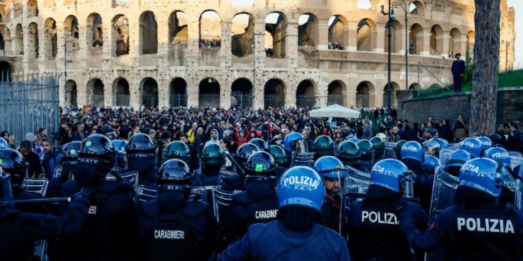 Protesta në mbi 60 qytete të Italisë, tensione dhe përplasje në Romë e Torino, në Milano situata paraqitet e qetë!