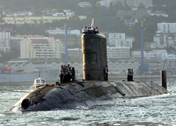 Britania e Madhe po përgatitet për luftë? Nxjerr në lundrim tri nga katër nëndetëset bërthamore
