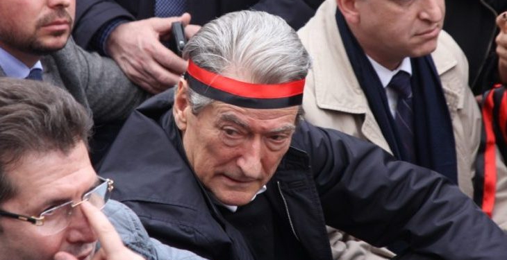 “Berishës po i mbaron partia”/ Gazetari i plagosur në 21 Janar: Arkitekti i dhunës ka frikë nga Qori dhe Shehaj, i sheh si rivalë për tortën politike