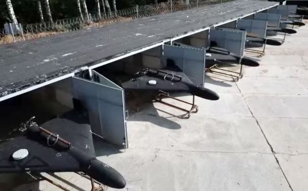 Pse Ukraina e ka të vështirë ta shkatërrojë bazën ruse të dronëve në Krime