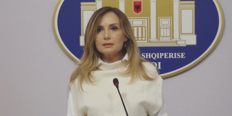 “Arrogancë dhe kamzhik ndaj opozitës”- Etika i përjashtoi dy muaj, Tabaku merr në mbrojtje Bardhin e Balliun: Standard i dyfishtë i Parlamentit, të ndëshkohen me votë