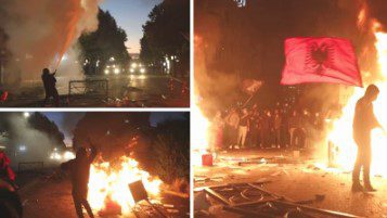 Tirana nën pushtetin e dhunës dhe kaosit, kthehet në arenë lufte! Mbi 5 orë protestë mes gurëve e zjarrit, dhjetëra të plagosur e të arrestuar