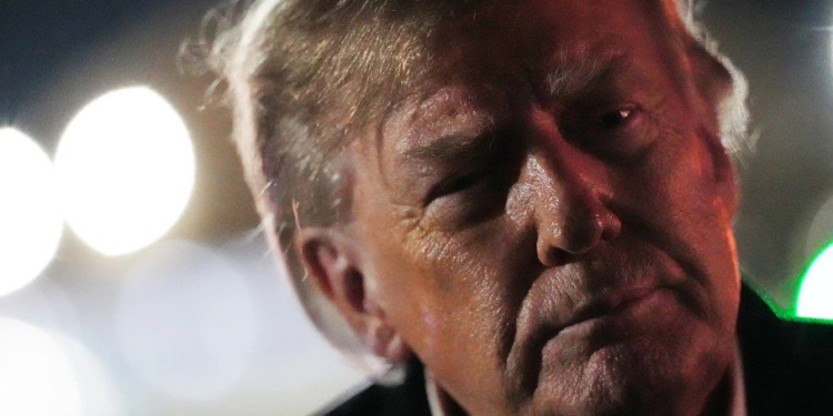 Gjykata Amerikane lëshon urdhër: Donald Trump duhet të dëshmojë deri më 11 dhjetor në padinë 10 miliardë dollarëshe ndaj BBC-së!