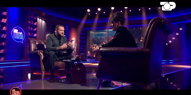 “E shkathët si Kiara, e mençur si Beatrixa”/ Batuta e Luiz Ejllit, moderatori telefonon live mamanë e këngëtares: I kërkoj falje dhe e përqafoj fort