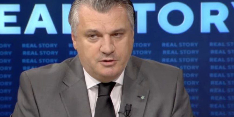“Nuk kemi çfarë mësojmë nga protestat serbe”- Ish-ministri Bajrami: Gjëja më pozitive, mbyllja e kapitullit për politikanët e kohës së Millosheviçit!